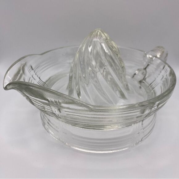 Hazel Atlas Other - Vintage Hazel Atlas Criss Cross Reamer Juicer